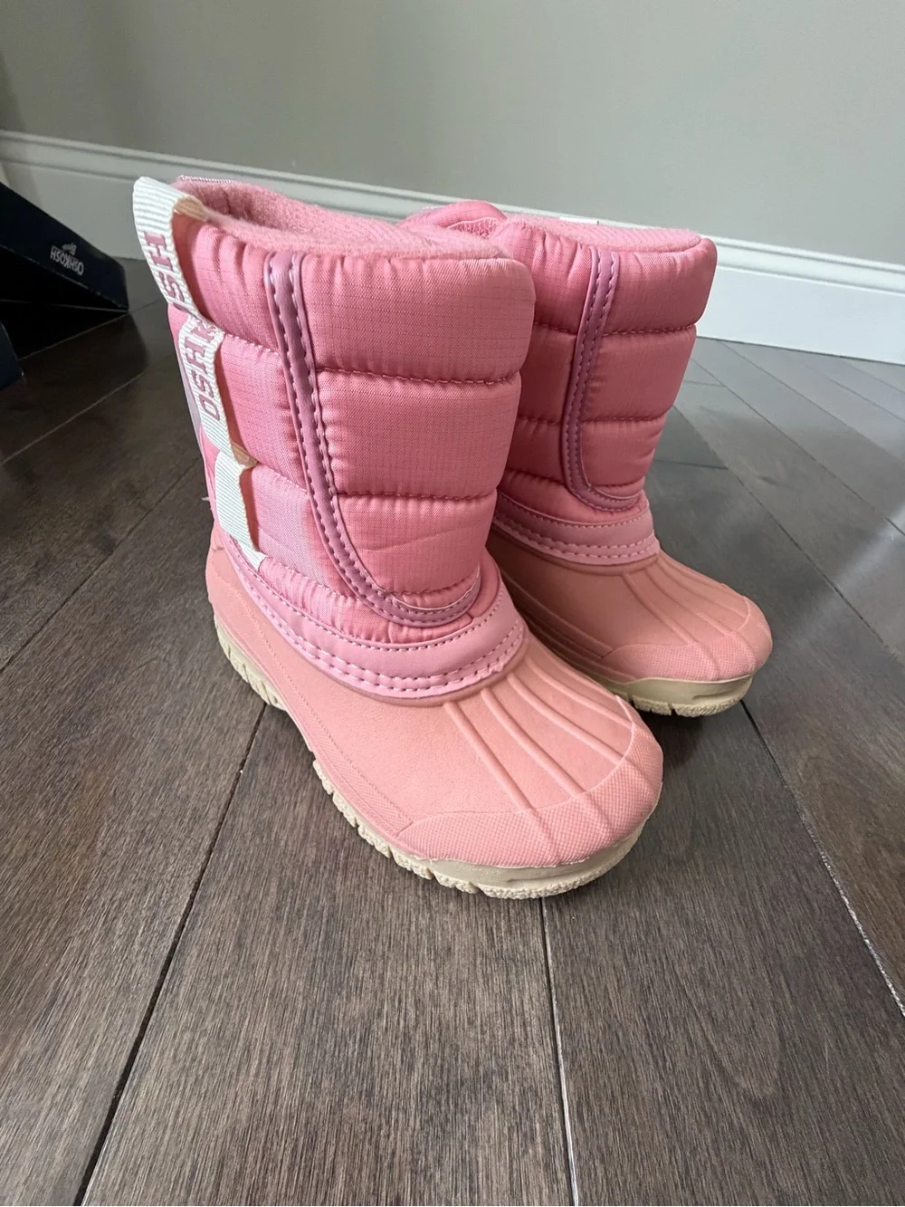 NWT OshKosh B'gosh Light Pink Toddler Girl Kid Snow winter Boots size 8T